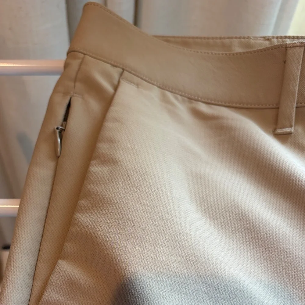 Banana Republic Performance Chinos Mens 38x30 Khaki Tan Stretch Golf Casual Pant
